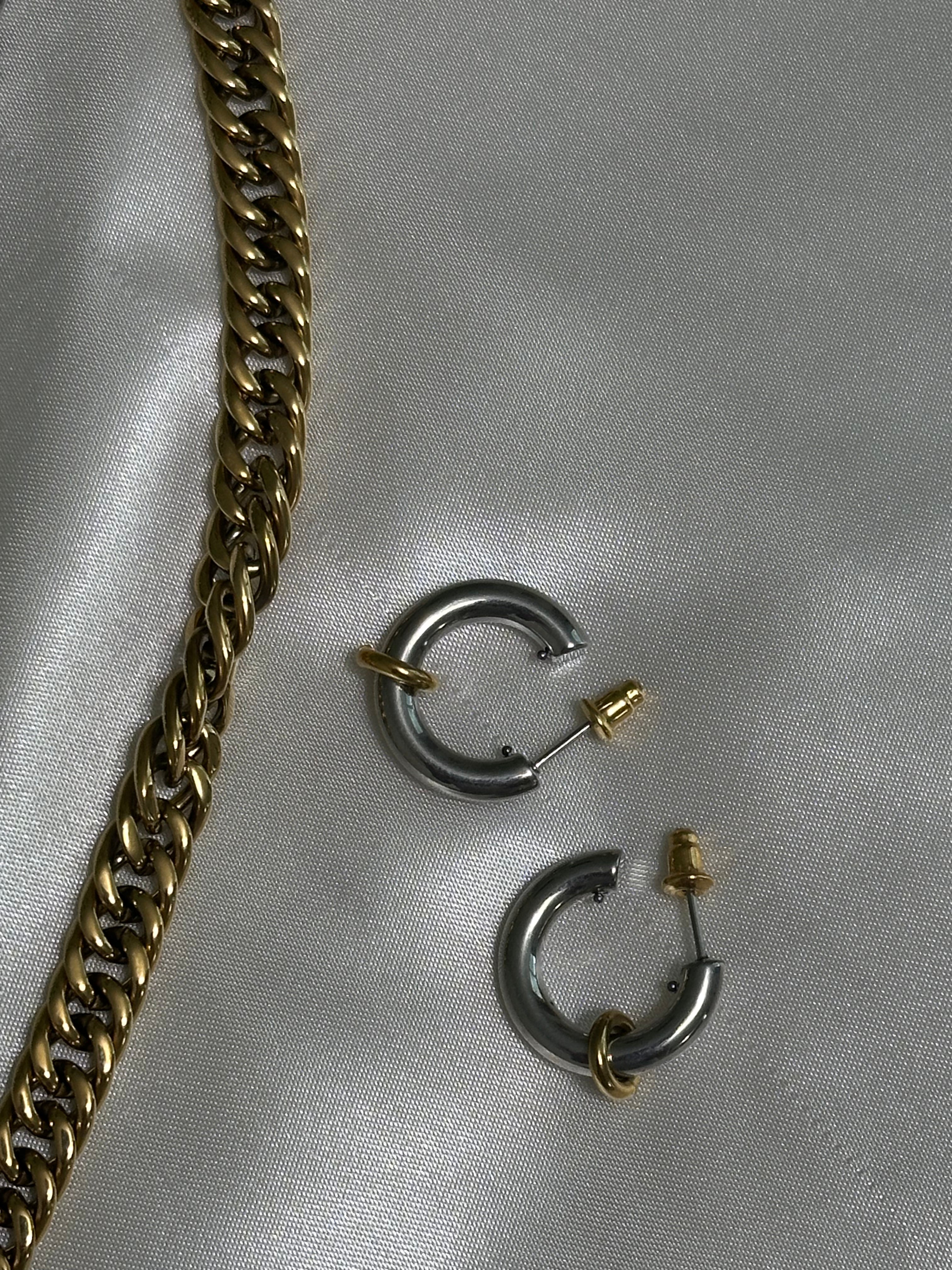 Tia Hoops